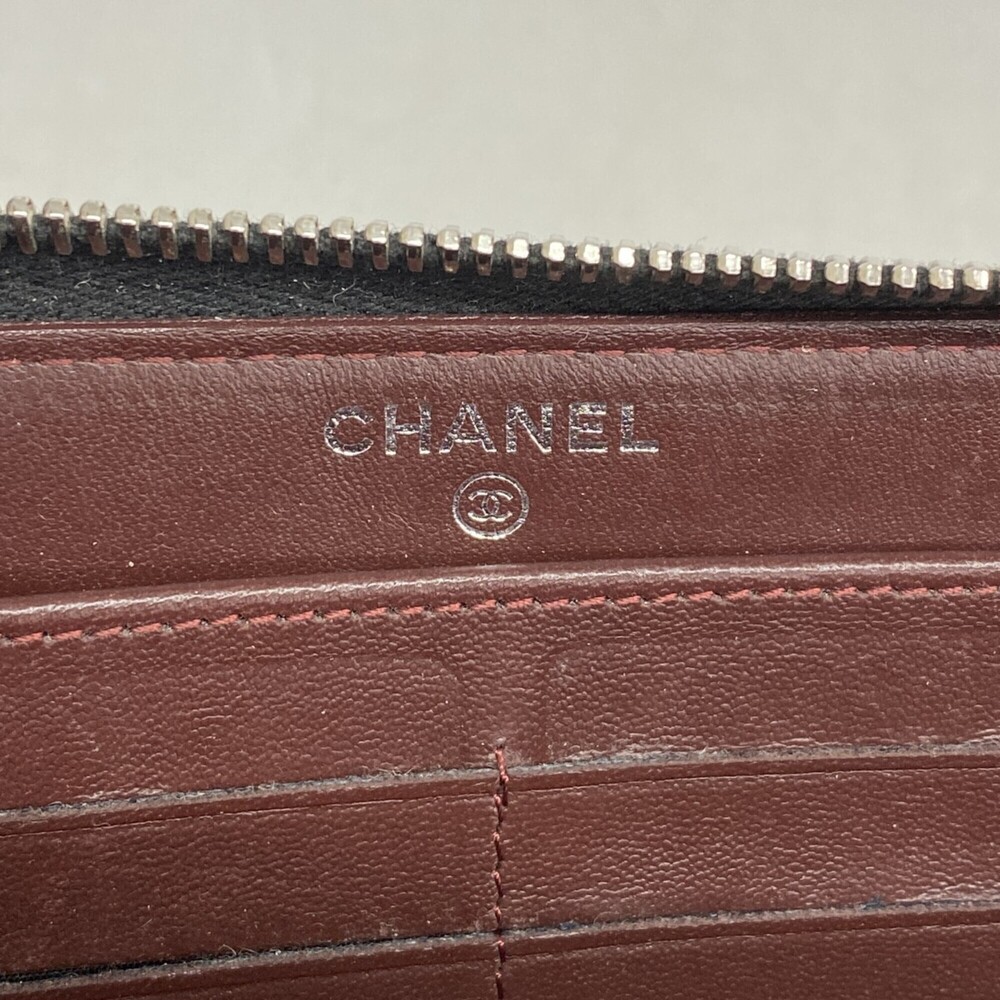 CHANEL Black Lambskin Leather Wallet - Picture 4 of 9